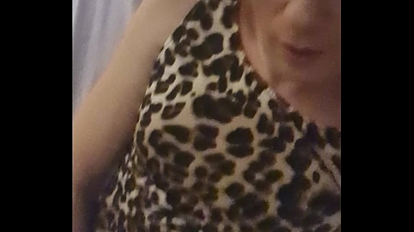 Play MP4 - TSAngie enjoys herself to orgasm