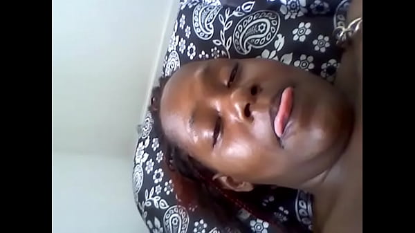 Play MP4 - Mzz Dimples masturbation