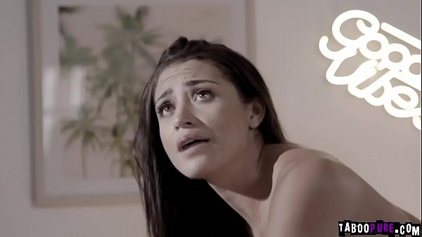 Play MP4 - Avi Love prove herself that she is not some lousy virgin ho joined the sorority