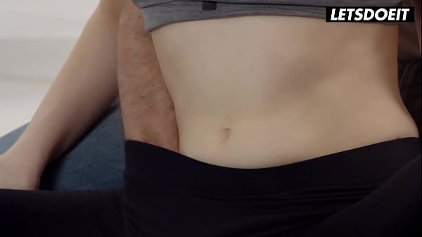 Play MP4 - Busty Teen Ariana Shine Tries Yoga Sex With Her Boyfriend - WHITEBOXXX