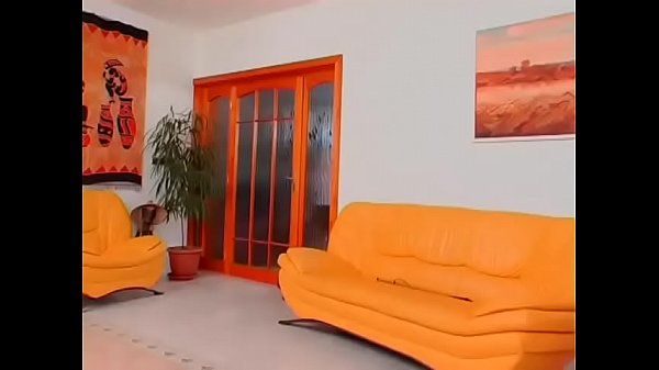 Nonton Slave Gets A-hole Whipped Hard thumbnail