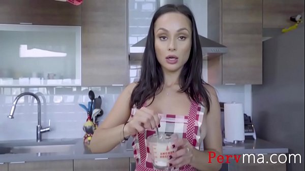 STEPMOMs NIP SLIP FUCKSHOW- Crystal Rush