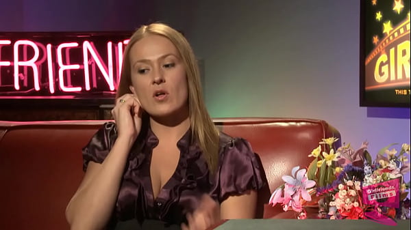 Join us asElexis_Monroe stops by_the Kinky Creepyset to_talk about her experiences in the industry