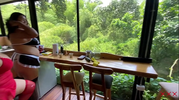 Play MP4 - Mucama Hace Un Trio Con Sus Jefes En Halloween