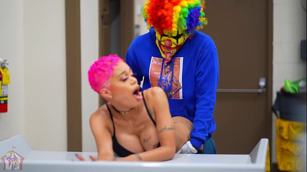 Ebony Pornstar Jasamine Banks Gets Fucked By Gibby Super Hard While Customers Were Watching thumbnail