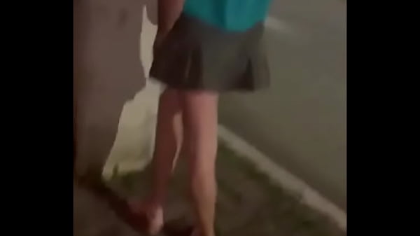 Uma provocadinha b&aacute;sica no passeio a noite pelas rua de curitiba com femeazinhacd 