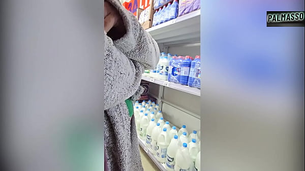 Play MP4 - Pill&eacute; y convenc&iacute; a una madura en una bodega&comma; para luego pagarle sus deudas a cambio de follar tranquilamente en un motel&period;