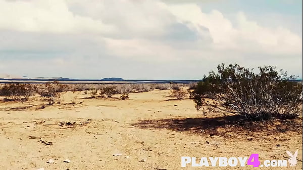 Nonton Sexy Babe Shows Her Amazing Body And Posed Totally Naked thumbnail