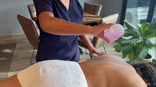 Nonton Erotic Massage Until She Squirts. Leyne Rodriguez And Karla Turner thumbnail