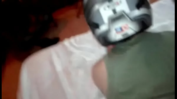 Play MP4 - Amigo se culea un motokero