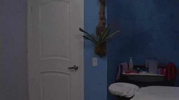 Nonton Hard Dong Lances Pink Pussy thumbnail