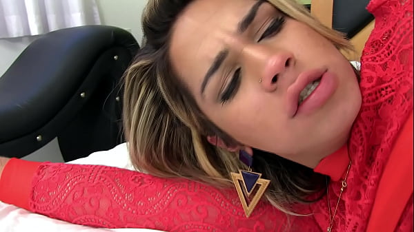 Sexy Tranny Amanda Fialho Has Her Tight Asshole Stretched Dt345 thumbnail
