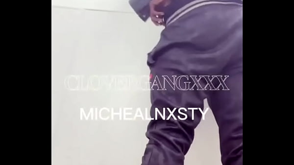 Sometimes i get side track all i was supposed to be doing was using the bathroom but yall no me full video includes ass 