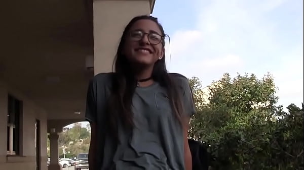 Teen Girl Feet thumbnail