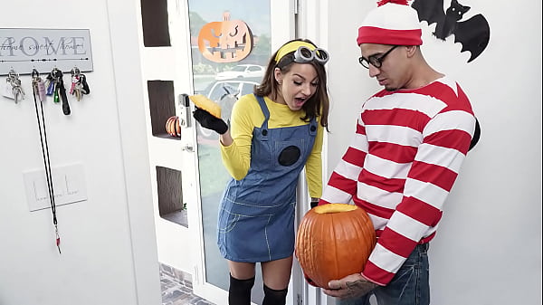 Bangbros - If Evelin Stone Knocks On Your Door For Halloween, Will You Answer? thumbnail