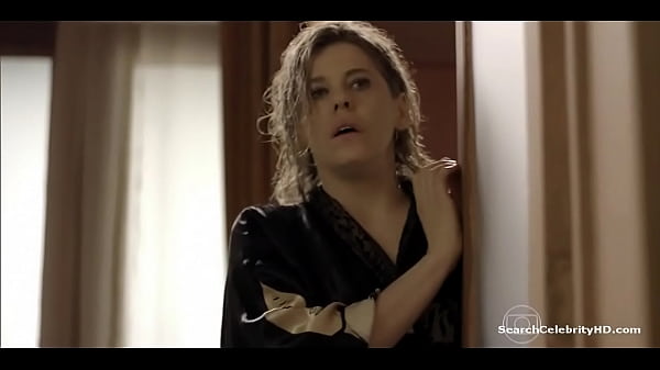 Barbara Paz Cacador S01E12 2014