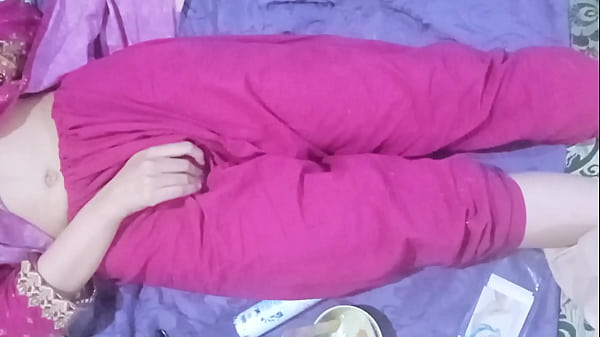 Nonton Desi House Wifes Pussy Hair Cutting Husband Shave To Wife Clean Shave The Hair thumbnail