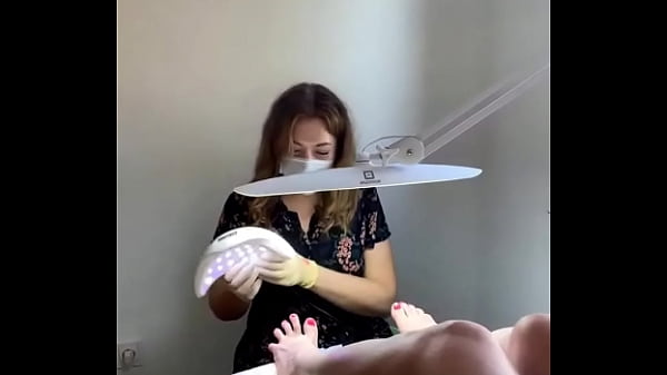 Play MP4 - NataliGreen does a bright pedicure on sexy legs SugarNadya
