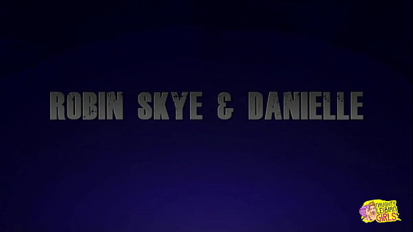 Nonton Two Hotties Eat Pussy And Pleasure Each Other thumbnail