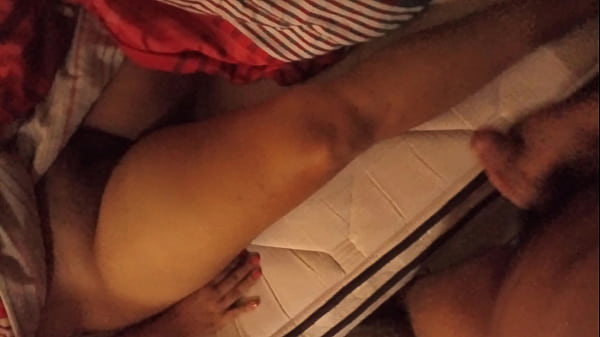 Grabando A Escondidas El Camel Toe De Mi Suegra thumbnail