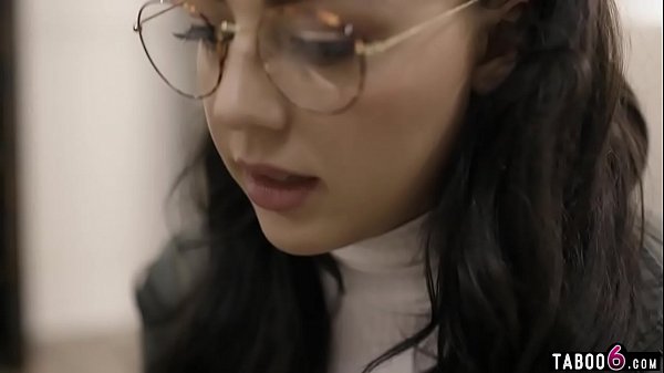 Nonton Vulnerable Teen Taken Advantage Of By An Older Guy thumbnail