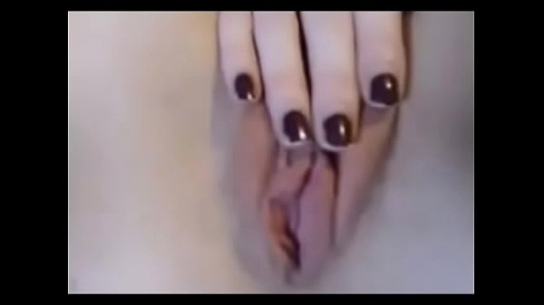 Novinha de_19 e seugrelo rosa