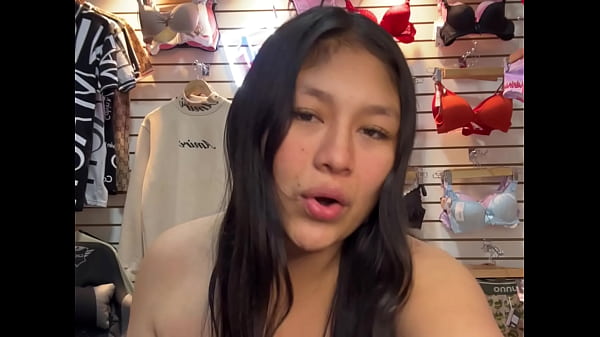 Play MP4 - Le ped&iacute; a vendedora de calzones que me follara en su tienda