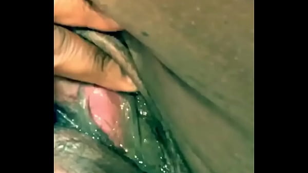 Creamy pussy black milf squirts for the cam 