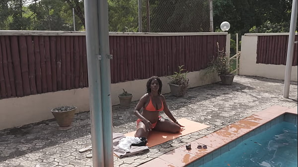 Nonton Fun At The Pool Flower Gets Her Pussy Eaten thumbnail