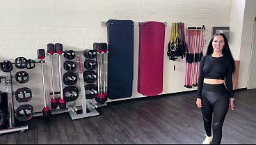 Nonton Hot Trainer Rewards Hard Work In Public Bathroom thumbnail