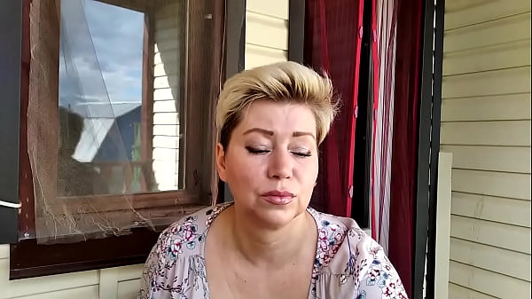 Play MP4 - The good mom is a naked mom with her legs spread&excl; &rpar;&rpar; Spread your buttocks too&comma; you slutty bitch&excl;