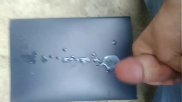 Pendejo de 19 haci&eacute;ndose una paja para la novia 