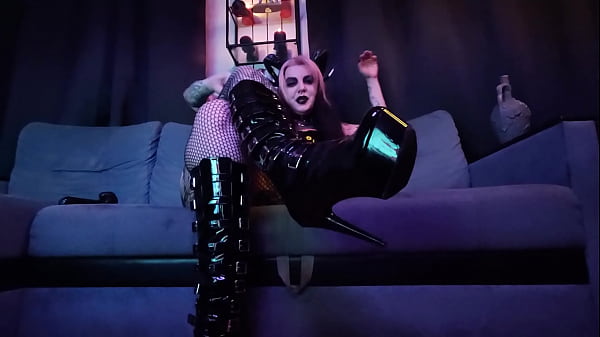 Dredda's Sexy Horror Museun. Part 3, Horny And Squirting Ancient Demonic Girl thumbnail