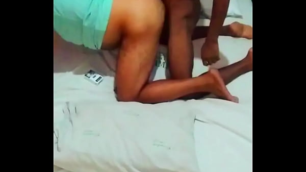 Tomando leitinho no cu! 