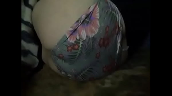 Hoe with nice cheeks 