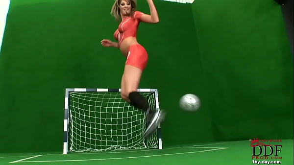 Cumming hard for her team 