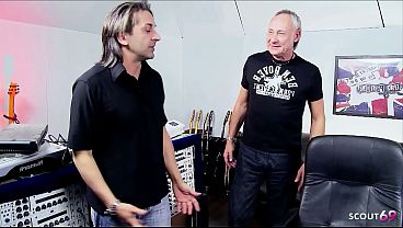 Nonton First Double Vaginal Dvp Mmf Threesome Sex For Slim Tall Blonde Girl By Two Older Guys With Fat Dick thumbnail