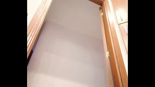 Nonton Open Your Mouth Swallow My Pee thumbnail