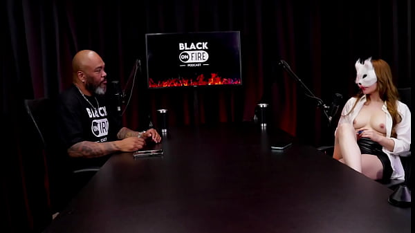 Seu primeiro atendimento foi emuma festa quer_terminara faculdade as_meninas_ficam por dinheiro e o vazio pordentro_VictoriaRubro WATCH ON_SHEER RED