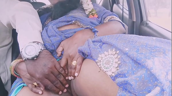 Play MP4 - Beautiful housewife cheating husband romance with car driver&period; Telugu dirty talks&period;