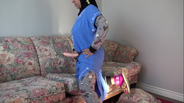 Muslim Girl From Syria Wants To Fuck Your Asshole thumbnail