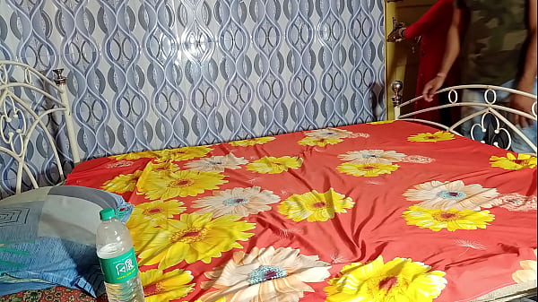 Play MP4 - अपनी शादी शुदा स्टूडेंट को उसके घर जाकर चोदा - साफ़ हिन्दी आवाज मे - भाग 1