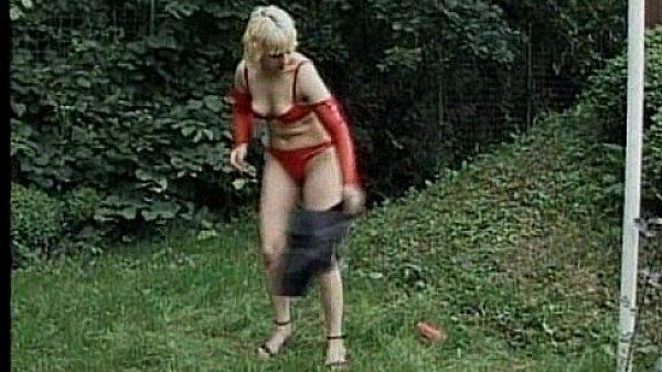 This chick gets busy 
