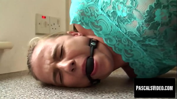 Nonton Tied Up Babe Experiences Intense Pleasure With Gag thumbnail