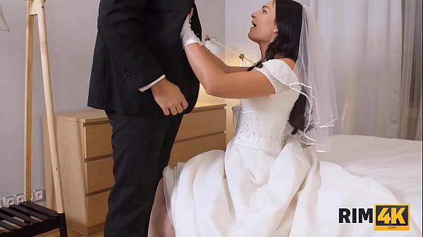 RIM4K. Couples married life starts with asslicking in the bedroom 