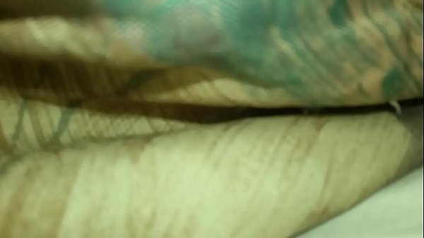 Play MP4 - Wife takes it in hotel room