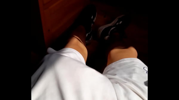 Play MP4 - Herramienta grande  brotado  en pantaloneta