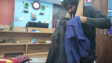 Nonton Bhabhi&rsquo;s Midnight Seduction Turns Into Neighbour Romance thumbnail