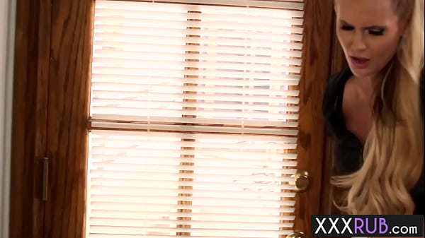 Sexy big tits MILF Phoenix Marie licking blondes Capri Cavanni wet_pussy