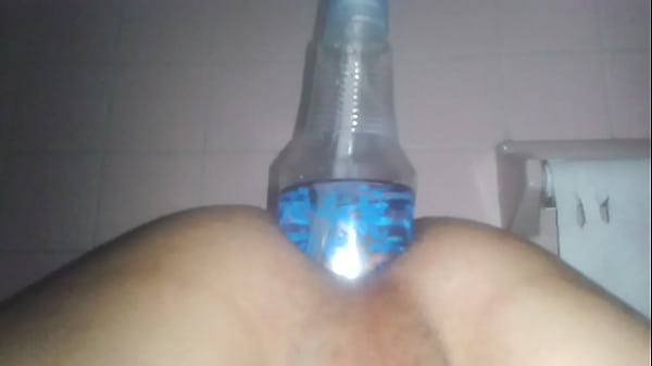 Play MP4 - bottle ass